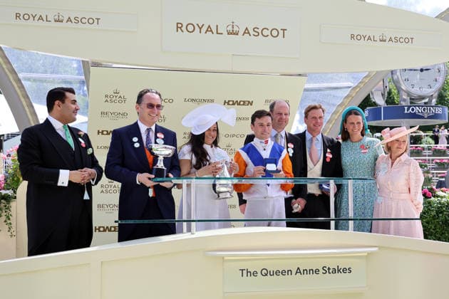 16.06.2026, Ascot, Windsor, GBR - Winners presentation: Ten Bob Tony with Kieran Shoemark up wins the Queen Anne Stakes. Ascot racecourse. (Siegerehrung, Ten Bob Tony, Shoemark, Sieg) 260616D522ROYAL_ASCOT.JPG