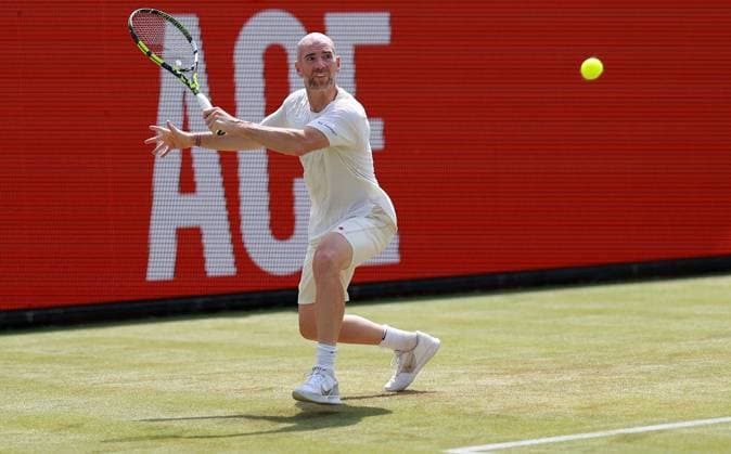 Adrian Mannarino of France in action HSBC Queen s Club Championships, Day Eleven, Tennis, Queen s Club, West Kensington, London, UK - 16 Jun 2026London Queen s Club United Kingdom  Copyright: xEllaxLing Shutterstockx 16924337ab