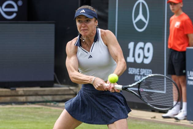 Berlin, 15.06.26, Tennis: VANDA Pharmaceuticals BERLIN TENNIS OPEN 2026 im Steffi-Graf-Stadion. Damen, Einzel. E. Svitolina (UKR) vs A. Kalinskaya. E. Svitolina retourniert einen Ball. VANDA Pharmaceuticals BERLIN TENNIS OPEN 2026