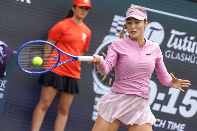 Berlin, 15.06.26, Tennis: VANDA Pharmaceuticals BERLIN TENNIS OPEN 2026 im Steffi-Graf-Stadion. Damen, Einzel. E. Svitolina (UKR) vs A. Kalinskaya. A. Kalinskaya retourniert einen Ball. VANDA Pharmaceuticals BERLIN TENNIS OPEN 2026