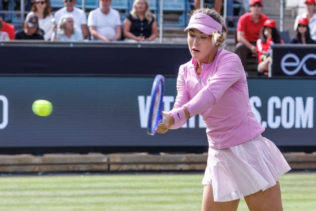 Berlin, 15.06.26, Tennis: VANDA Pharmaceuticals BERLIN TENNIS OPEN 2026 im Steffi-Graf-Stadion. Damen, Einzel. E. Svitolina (UKR) vs A. Kalinskaya. A. Kalinskaya retourniert einen Ball. VANDA Pharmaceuticals BERLIN TENNIS OPEN 2026