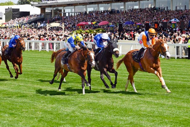 16.06.2026, Ascot, Windsor, GBR - Ten Bob Tony with Kieran Shoemark up wins the Queen Anne Stakes. Ascot racecourse. (Pferd, Jockey, Ten Bob Tony, Shoemark, Sieg, Ziel, Zielankunft) 260616C901ROYAL_ASCOT.JPG
