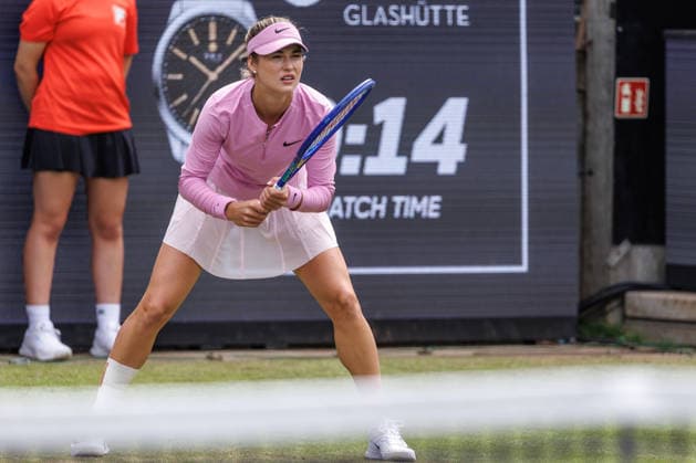 Berlin, 15.06.26, Tennis: VANDA Pharmaceuticals BERLIN TENNIS OPEN 2026 im Steffi-Graf-Stadion. Damen, Einzel. E. Svitolina (UKR) vs A. Kalinskaya. A. Kalinskaya retourniert einen Ball. VANDA Pharmaceuticals BERLIN TENNIS OPEN 2026