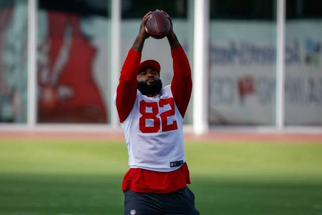 June 16, 2026, Tampa, Florida, USA: Tampa Bay Buccaneers tight end Devin Culp (82) catches a pass, while he warms up during mandatory mini-camp at the AdventHealth Training Center in Tampa on Tuesday, June 16, 2026. Tampa USA - ZUMAs70_ 0859278499st Copyright: xJeffereexWoox