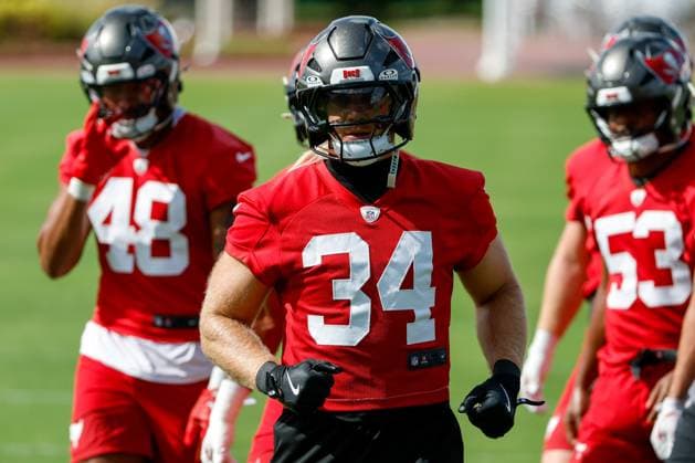 June 16, 2026, Tampa, Florida, USA: Tampa Bay Buccaneers linebacker Alex Anzalone (34) warms up with teammates during mandatory mini-camp at the AdventHealth Training Center in Tampa on Tuesday, June 16, 2026. Tampa USA - ZUMAs70_ 0859278534st Copyright: xJeffereexWoox
