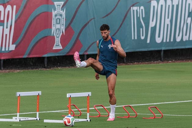 FIFA World Cup, WM, Weltmeisterschaft, Fussball 2026 - Portugal training session Portugal s national soccer player Ruben Dias attends a training session in Palm Beach, Florida, USA, 16 June 2026. Portugal will face DR Congo on 17 June in a FIFA World Cup 2026 group K match. Palm Beach Florida United States  Copyright: xMIGUELxA.xLOPESx