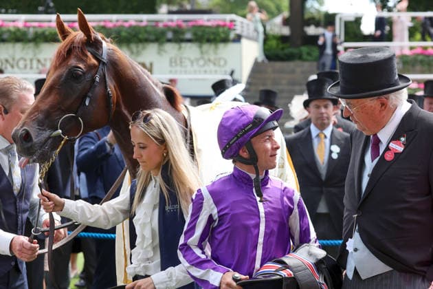 16.06.2026, Ascot, Windsor, GBR - Great Barrier Reef with Wayne Lordan and owner John Magnier after winning the Coventry Stakes. Ascot racecourse. (Pferd, Jockey, Great Barrier Reef, Lordan, Sieg, Besitzer, Magnier) 260616D528ROYAL_ASCOT.JPG