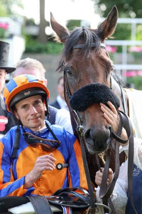 16.06.2026, Ascot, Windsor, GBR - Mission Central with Ryan Moore after winning the King Charles III Stakes. Ascot racecourse. (Pferd, Jockey, Mission Central, Moore, Sieg) 260616D537ROYAL_ASCOT.JPG