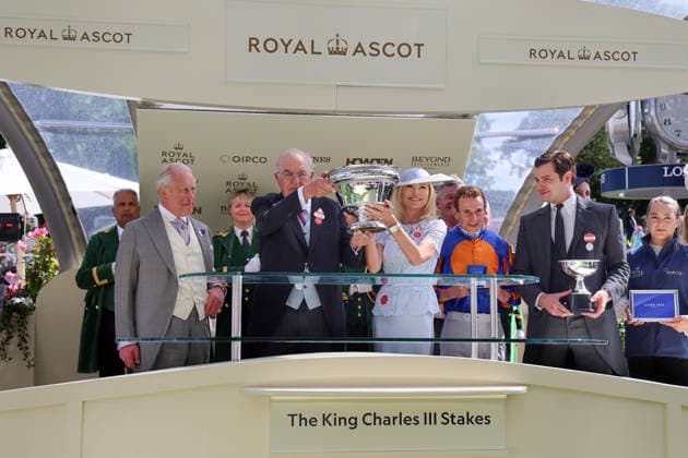 16.06.2026, Ascot, Windsor, GBR - Winners presentation: Mission Central with Ryan Moore up wins the King Charles III Stakes. Ascot racecourse. (Siegerehrung, Mission Central, Moore, Sieg) 260616D538ROYAL_ASCOT.JPG