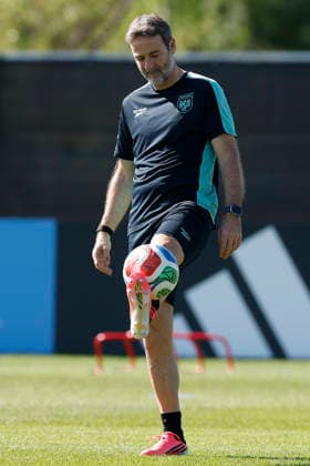 Panama s head coach Thomas Christian leads a team s training session at complex Nottawasaga, in Ontario, Canada, 16 June 2026, during the 2026 FIFA World Cup, WM, Weltmeisterschaft, Fussball Panama training session in Ontario !ACHTUNG: NUR REDAKTIONELLE NUTZUNG!  Copyright: xBienvenidoxVelascox GRAF9453 0859279930st