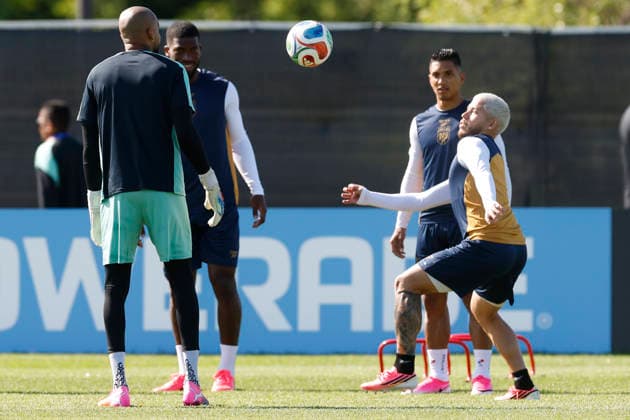 Panama s Cristian Martinez (R) takes part in a team s training session at complex Nottawasaga, in Ontario, Canada, 16 June 2026, during the 2026 FIFA World Cup, WM, Weltmeisterschaft, Fussball Panama training session in Ontario !ACHTUNG: NUR REDAKTIONELLE NUTZUNG!  Copyright: xBienvenidoxVelascox GRAF9460 20260616-55020613052_1