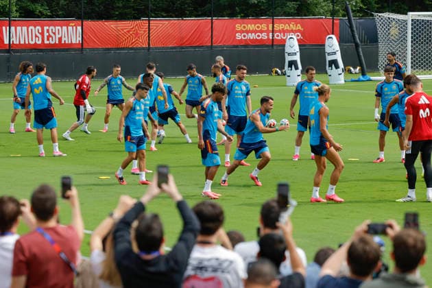 Spain s national soccer team players are seen during a training session in Chattanooga, Tennessee, US, 16 June 2026. Spain will face Saudi Arabia in their second World Cup match on 21 June 2026. Spain s training session !ACHTUNG: NUR REDAKTIONELLE NUTZUNG!  Copyright: xLavandeiraxjrx GRAF9516 20260616-55020613515_1
