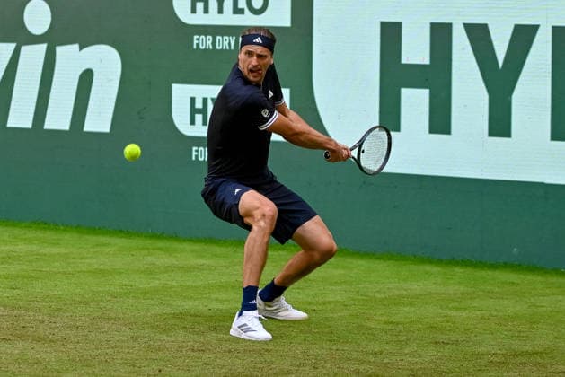 Alexander Zverev (GER) erwartet einen Ball auf der Rueckhand TERRA WORTMANN Open 2026, Tennis, ATP, Tennis Herren Tennis Herren 500, Turnier, Hauptfeld, 16.06.2026, TERRA WORTMANN Open 2026, Tennis, ATP, Tennis Herren 500, Turnier, Hauptfeld, 16.06.2026 Halle