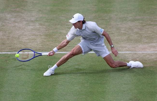 Alex de Minaur of Australia in action HSBC Queen s Club Championships, Day Eleven, Tennis, Queen s Club, West Kensington, London, UK - 16 Jun 2026London Queen s Club United Kingdom  Copyright: xEllaxLing Shutterstockx 16924337bi