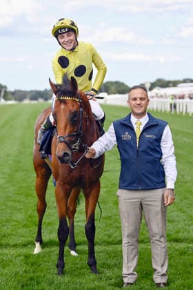 16.06.2026, Ascot, Windsor, GBR - Bow Echo with Billy Loughnane up after winning the St James s Palace Stakes. Ascot racecourse. (Pferd, Jockey, Bow Echo, Loughnane, Sieg) 260616C917ROYAL_ASCOT.JPG
