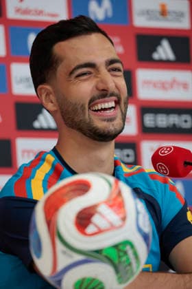Spain s national soccer team midfielder Mikel Merino reacts during a press conference, PK, Pressekonferenz in Chattanooga, Tennessee, US, 16 June 2026. Spain will face Saudi Arabia in their second World Cup match on 21 June 2026. Spain s press conference !ACHTUNG: NUR REDAKTIONELLE NUTZUNG!  Copyright: xLavandeiraxjrx GRAF9544 20260616-55020613998_1