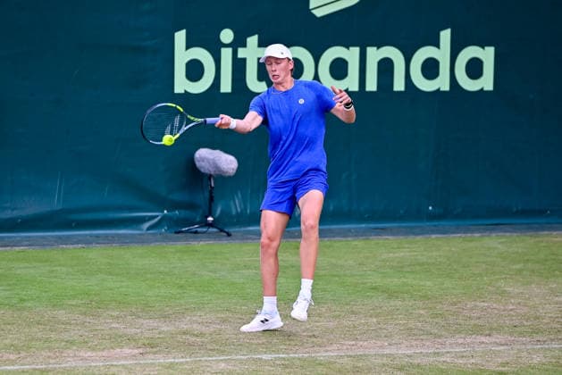 Ethan Quinn (USA) schlaegt mit der Vorhand TERRA WORTMANN Open 2026, Tennis, ATP, Tennis Herren Tennis Herren 500, Turnier, Hauptfeld, 16.06.2026, TERRA WORTMANN Open 2026, Tennis, ATP, Tennis Herren 500, Turnier, Hauptfeld, 16.06.2026 Halle