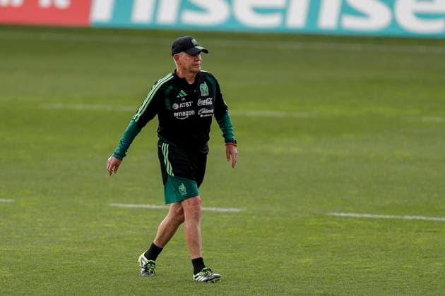 Training of the Mexican national team, Nationalteam Mexican coach Javier Aguirre leads a training session with the Mexican national team at the National High Performance Center in the Tlalpan district, south of Mexico City, Mexico, 16 June 2026. Tlalpan Mexico  Copyright: xISAACxESQUIVELx