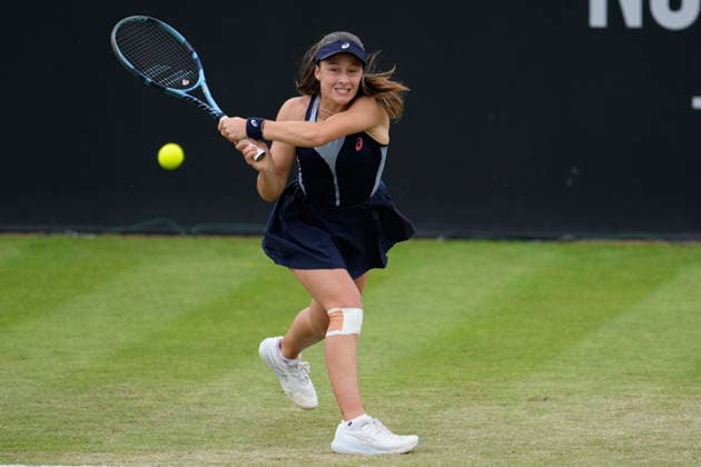 Lexus Nottingham Open - Day Two Zeynep Sonmez of Turkey competes during her Round of 32 singles match at the 2026 Lexus Nottingham Open Women s tennis tournament at the Nottingham Tennis Centre in Nottingham, England, on June 16, 2026. Nottingham Great Britain United Kingdom  Copyright: xOwenxHammondx originalFilename:hammond-notitle260616_npSdU.jpg