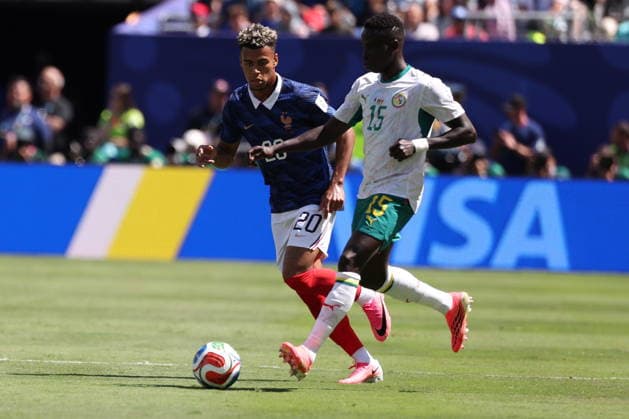 FIFA World Cup, WM, Weltmeisterschaft, Fussball 2026 - Group I - France vs Senegal Desire Doue (L) of France in action against Krepin Diatta of Senegal during the FIFA World Cup 2026 group stage match France against Senegal, in New Jersey, USA, 16 June 2026. NEW JERSEY United States  Copyright: xSARAHxYENESELx