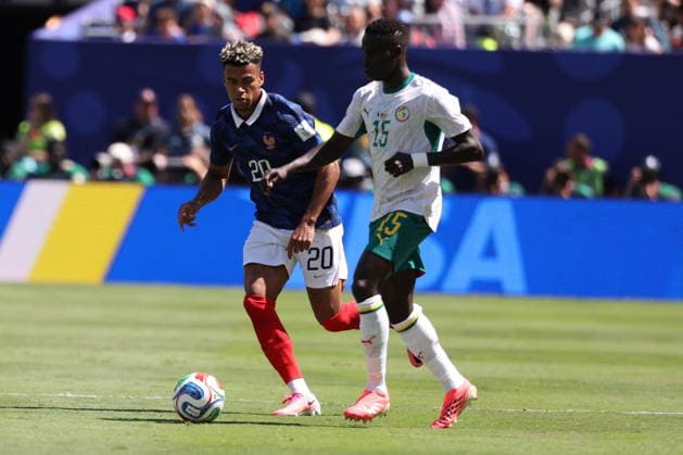 FIFA World Cup, WM, Weltmeisterschaft, Fussball 2026 - Group I - France vs Senegal Desire Doue (L) of France in action against Krepin Diatta of Senegal during the FIFA World Cup 2026 group stage match France against Senegal, in New Jersey, USA, 16 June 2026. NEW JERSEY United States  Copyright: xSARAHxYENESELx
