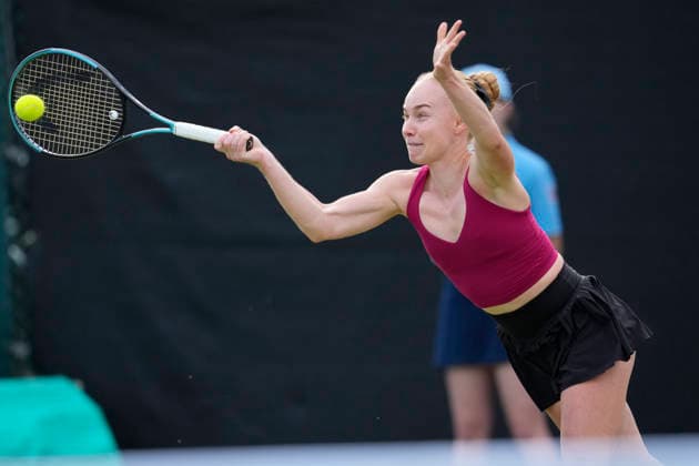 Lexus Nottingham Open - Day Two Mariia Kozyreva in action during a Round of 16 doubles match at the 2026 Lexus Nottingham Open Women s tennis tournament at the Nottingham Tennis Centre in Nottingham, England, on June 16, 2026. Nottingham Great Britain United Kingdom  Copyright: xOwenxHammondx originalFilename:hammond-notitle260616_nptXO.jpg