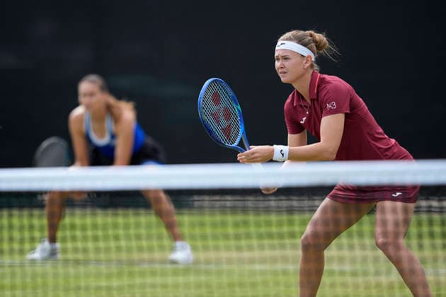 Lexus Nottingham Open - Day Two Marie Bouzkova of the Czech Republic competes during the round of 16 doubles match at the 2026 Lexus Nottingham Open Women s tennis tournament at the Nottingham Tennis Centre in Nottingham, England, on June 16, 2026. Nottingham Great Britain United Kingdom  Copyright: xOwenxHammondx originalFilename:hammond-notitle260616_npxtx.jpg
