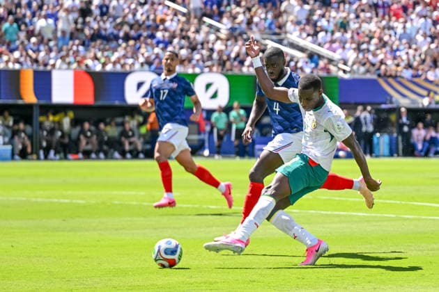 Dayot Upamecano (France) and Nicolas Jackson (Senegal) battle for the ball during the FIFA World Cup, WM, Weltmeisterschaft, Fussball 2026 Group I match between France and Senegal at New York New Jersey Stadium on June 16, 2026 in East Rutherford, United States. (Photo by Harry Langer DeFodi Images) -