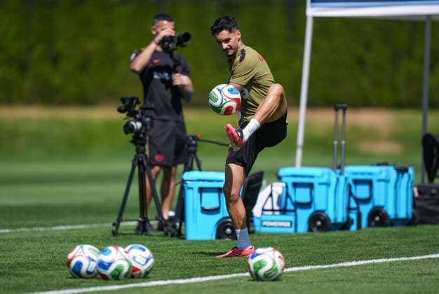 June 16, 2026, Vancouver, Bc, CANADA: Canada s Stephen Eustaquio kicks a ball during a FIFA World Cup, WM, Weltmeisterschaft, Fussball soccer training session, in Vancouver, on Tuesday, June 16, 2026. Canada News - June 16, 2026  - ZUMAc35_ 20260616_zaf_c35_111 Copyright: xDarrylxDyckx