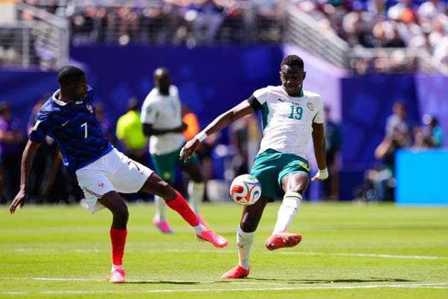 June 16, 2026, East Rutherford, New Jersey, United States: Ousmane Dembele of France and Moussa Niakhate of Senegal compete for the ball during the FIFA World Cup, WM, Weltmeisterschaft, Fussball 2026 Group I match between France and Senegal at New York New Jersey Stadium on June 16, 2026 in East Rutherford, New Jersey. East Rutherford United States - ZUMAa181 20260616_zaa_a181_029 Copyright: xJosexBretonx
