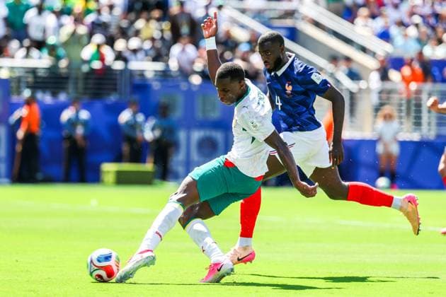 RECORD DATE NOT STATED FIFA World Cup, WM, Weltmeisterschaft, Fussball 2026 - Group I - France v Senegal Dayot Upamecano player of Fr and Nicolas Jackson player of Senegal during the match between France and Senegal in the first round of Group I of the 2026 FIFA World Cup group stage at New York New Jersey Stadium, in East Rutherford, United States, on Tuesday, June 16, 2026.(Foto: William Volcov Brazil Photo Press IMAGO) Sports East Rutherford NJ United States of America Copyright: xWILLIAMxVOLCOVx