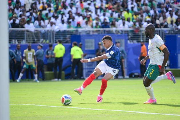 Fußball, WM 2026, 20260616, Frankreich - Senegal. Im Bild Tor 1:0, v.l. Torschütze Kylian MBAPPE (Frankreich, 10), Kalidou KOULIBALY (Senegal, 3). East Rutherford New-York-New-Jersey-Stadion New Jersey Vereinigte Staaten von Amerika