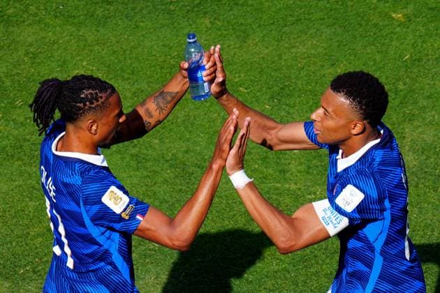 Michael Olise and Kylian MbappÃ of France France v Senegal, 2026 FIFA World Cup, WM, Weltmeisterschaft, Fussball Group I, Football, New York New Jersey Stadium, East Rutherford, New Jersey, USA - 16 Jun 2026East Rutherford New York New Jersey Stadium New Jersey (NJ) United States of America EDITORIAL USE ONLY No use with unauthorised audio, video, data, fixture lists, club league logos or live services. Online in-match use limited to 120 images, no video emulation. No use in betting, games or single club league player publications.  Copyright: xJavierxGarcia Shutterstockx 16928918bz