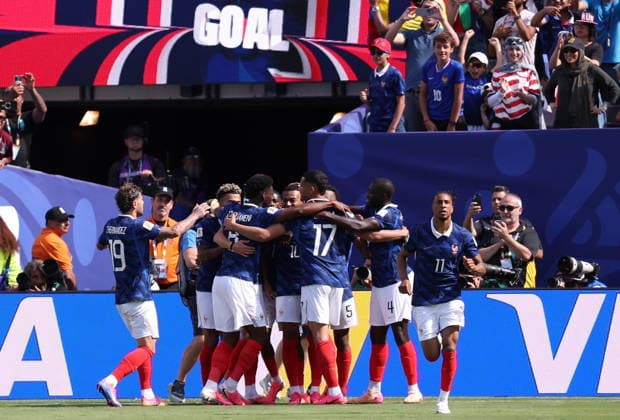 FIFA World Cup, WM, Weltmeisterschaft, Fussball 2026 - Group I - France vs Senegal Kylian Mbappe (C) of France celebrates with teammates after scoring the 1-0 goal during the FIFA World Cup 2026 group stage match France against Senegal, in New Jersey, USA, 16 June 2026. NEW JERSEY United States  Copyright: xSARAHxYENESELx