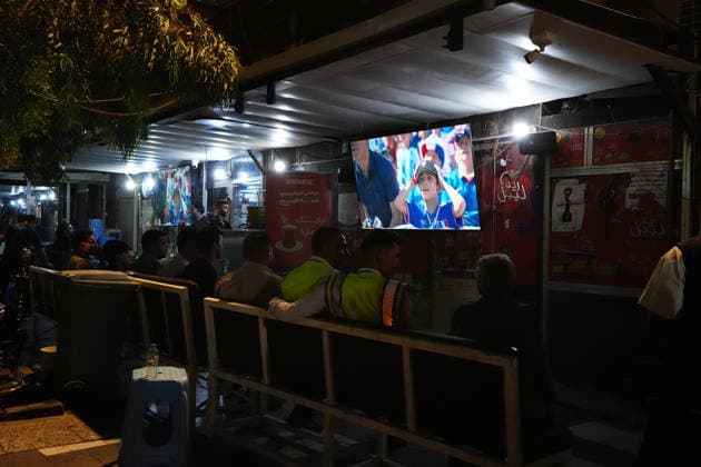 Iraqi fans gather in Baghdad to support their national team, Nationalteam BAGHDAD, IRAQ - JUNE 16: Large screens are set up at cafes and restaurants , while supporters wearing national team jerseys and carrying Iraqi flags gathered in the streets to show their support for the team. in Baghdad, Iraq on June 16, 2026. Excitement is building across Iraq ahead of the national team s crucial match at the 2026 FIFA World Cup, WM, Weltmeisterschaft, Fussball Murtadha AL-Sudani Anadolu Baghdad Iraq. Editorial use only. Please get in touch for any other usage.  Copyright: x2026xAnadoluxMurtadhaxAL-Sudanix