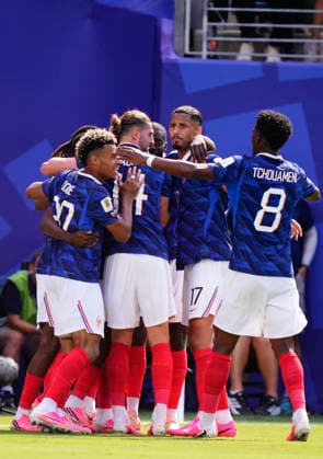 France v Senegal: Group I - FIFA World Cup, WM, Weltmeisterschaft, Fussball 2026 Kylian Mbappe of France celebrates a goal with teammates during the FIFA World Cup 2026 Group I match between France and Senegal at New York New Jersey Stadium on June 16, 2026 in East Rutherford, New Jersey. East Rutherford NJ United States  Copyright: xJosexBretonx originalFilename:bretonhernandez-francevs260616_npQro.jpg