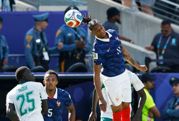 Michael Olise of France heads the ball against Senegal in the second half of their FIFA World Cup, WM, Weltmeisterschaft, Fussball match at MetLife Stadium in East Rutherford, New Jersey, on Tuesday, June 16, 2026.  NYP20260616951 JOHNxANGELILLO