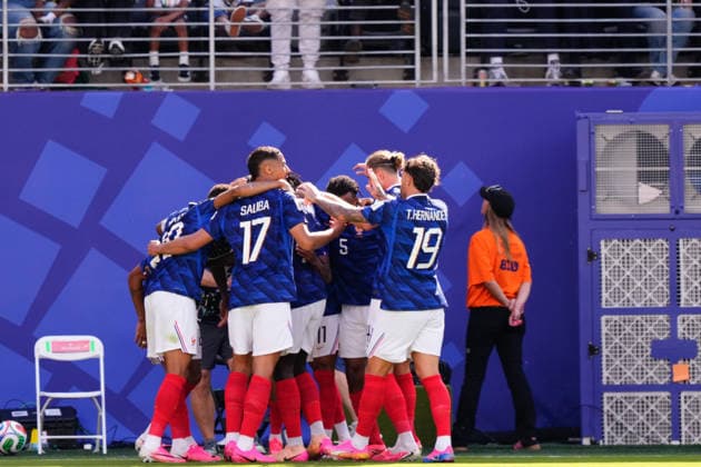France v Senegal - FIFA World Cup, WM, Weltmeisterschaft, Fussball 2026 - Group I NEW JERSEY, UNITED STATES - JUNE 16: Bradley Barcola (12) of France celebrates a goal with his teammates during the 2026 FIFA World Cup First Stage Group I match between France and Senegal at MetLife (New Jersey Stadium) in East Rutherford, New Jersey, United States on June 16, 2026. Jose Hernandez Anadolu New Jersey United States. Editorial use only. Please get in touch for any other usage.  Copyright: x2026xAnadoluxJosexHernandezx