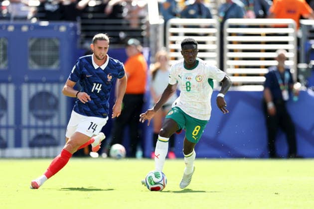 EAST RUTHERFORD 16.06.2026 MISTRZOSTWA SWIATA W PILCE NOZNEJ 2026 GRUPA C MECZ: FRANCJA - SENEGAL --- 2026 FIFA World Cup, WM, Weltmeisterschaft, Fussball GROUP C MATCH: FRANCE - SENEGAL ADRIEN RABIOT LAMINE CAMARA FOT. PIOTR KUCZA FOTOPYK NEWSPIX.PL --- newspix.pl 