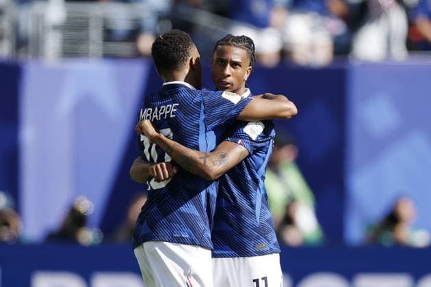 NEW JERSEY - (LR) Kylian Mbappe of France, Michael Olise of France celebrate the victory during the 2026 FIFA World Cup, WM, Weltmeisterschaft, Fussball Group I match between France and Senegal at the New Jersey Stadium on June 16, 2026, in New Jersey, United States. MAURICE VAN STEEN ANP FIFA World Cup 2026 2026 xVIxANPxSportx xMauricexvanxSteenxIVx 561194708 originalFilename: 561194708.jpg