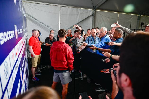 CA: USMNT Holds Media Day Ahead of Australia Match in Irvine, USA - 16 Jun 2026 Sebastian Berhalter (14) of the United States Men s National Teams peaks during a press conference, PK, Pressekonferenz at Great Park ahead of the team s FIFA World Cup, WM, Weltmeisterschaft, Fussball 2026 Group D match against Australia at SoFi Stadium. Irvine United States Copyright: xWestonxHancockx xSOPAxImagesx Weston Hancock June 16 - 1472