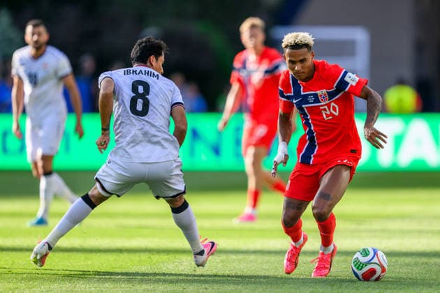 260616 Ibrahim Bayesh Kamil Al-Kaabawi of Iraq and Antonio Nusa of Norway during the FIFA World Cup, WM, Weltmeisterschaft, Fussball 2026 group stage football match between Iraq and Norway on June 16, 2026 in Foxborough. Photo: Jon Olav Nesvold BILDBYRAN COP 217 VG0955 bbeng fotboll football soccer fotball vm fotbolls-vm fotball-vm fotbolls-vm 2026 fifa world cup 2026 norge norway iraq irak