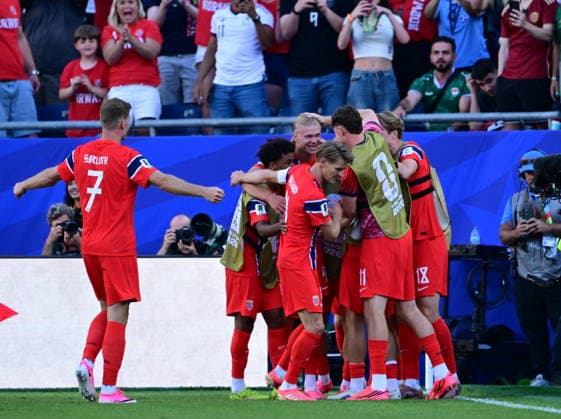 Iraq v Norway - FIFA World Cup, WM, Weltmeisterschaft, Fussball 2026 - Group I FOXBOROUGH, UNITED STATES - JUNE 16: Erling Haaland (9) of Norway celebrates with teammates after scoring a goal during the 2026 FIFA World Cup First Stage Group I match between Iraq and Norway at Gillette Stadium (Boston Stadium) in Foxborough, Massachusetts, United States on June 16, 2026. Abdulhamid Hosbas Anadolu Massachusetts United States. Editorial use only. Please get in touch for any other usage.  Copyright: x2026xAnadoluxAbdulhamidxHosbasx