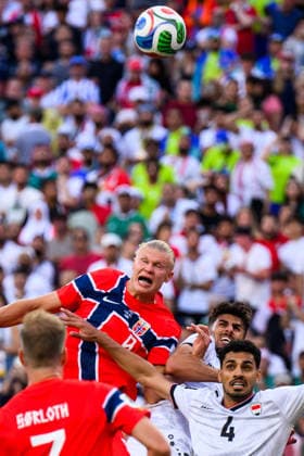 260616 Erling Braut Haaland of Norway and Zaid Tahseen of Iraq during the FIFA World Cup, WM, Weltmeisterschaft, Fussball 2026 group stage football match between Iraq and Norway on June 16, 2026 in Foxborough. Photo: Jon Olav Nesvold BILDBYRAN COP 217 VG0955 bbeng fotboll football soccer fotball vm fotbolls-vm fotball-vm fotbolls-vm 2026 fifa world cup 2026 norge norway iraq irak
