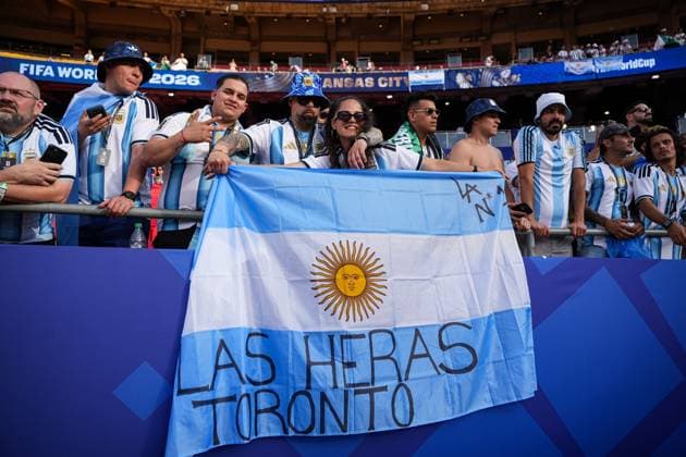 Argentina fans in the Kansas City Stadium Argentina v Algeria, 2026 FIFA World Cup, WM, Weltmeisterschaft, Fussball Group J, Football, Kansas City Stadium, Kansas, Missouri, USA - 16 Jun 2026Kansas Kansas City Stadium Missouri (MO) United States of America EDITORIAL USE ONLY No use with unauthorised audio, video, data, fixture lists, club league logos or live services. Online in-match use limited to 120 images, no video emulation. No use in betting, games or single club league player publications.  Copyright: xIsmaelxAdnan Shutterstockx 16929214s
