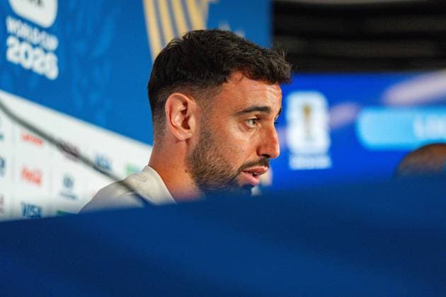 FIFA Fussball Weltmeisterschaft 2026, Gruppe K, Spiel 1, Portugal vs. DR Kongo, 16.06.2026 im NRG Stadium in Houton, Texas Pressekonferenz mit Bruno Fernandes und Roberto Martinez, Trionda Ball