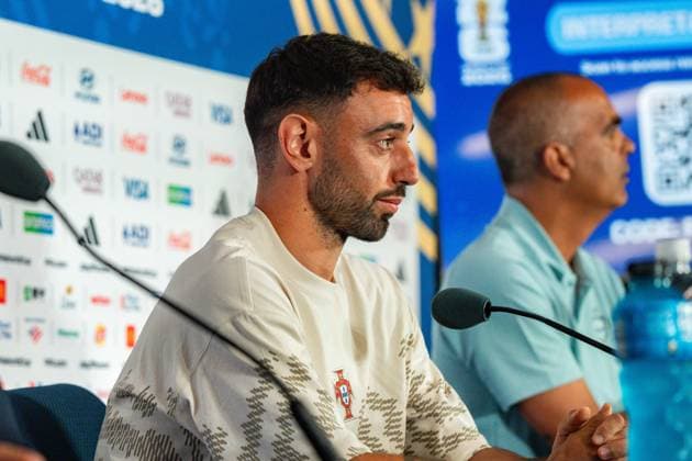 FIFA Fussball Weltmeisterschaft 2026, Gruppe K, Spiel 1, Portugal vs. DR Kongo, 16.06.2026 im NRG Stadium in Houton, Texas Pressekonferenz mit Bruno Fernandes und Roberto Martinez, Trionda Ball