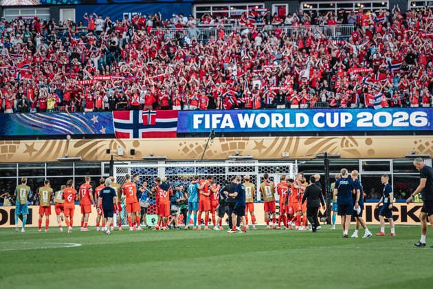 Fußball Herren FIFA Fußball-Weltmeisterschaft 2026 Gruppe I Irak vs. Norwegen 16.06.2026 Die Mannschaft aus Norwegen feiert den Sieg mit den Fans Boston Boston Stadium Massachusetts United States of America