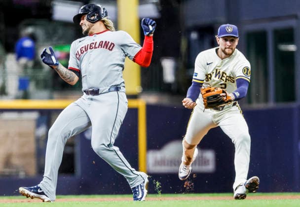 Cleveland Guardians third baseman Gabriel Arias (L) reacts after being tagged out by Milwaukee Brewers second baseman Brice Turang (R) who then turned a double play on Cleveland Guardians catcher Austin Hedges in the third inning of the MLB, Baseball Herren, USA game between the Cleveland Guardians and the Milwaukee Brewers at American Family Field in Milwaukee, Wisconsin on Tuesday, June 16, 2026.  MIL20260616806 TANNENxMAURY