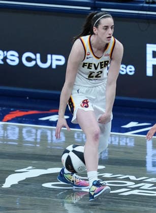 INDIANAPOLIS, IN - JUNE 16: Indiana Fever guard Caitlin Clark (22) dribbles between her legs wearing her Taylor Swift themed shoes, the NIKE 6 Protro Eras Tour, against the Toronto Tempo on June 16, 2026, at Gainbridge Fieldhouse in Indianapolis, Indiana. (Photo by Brian Spurlock Icon Sportswire) WNBA, Basketball Damen, USA JUN 16 Toronto Tempo at Indiana Fever EDITORIAL USE ONLY Icon26061615